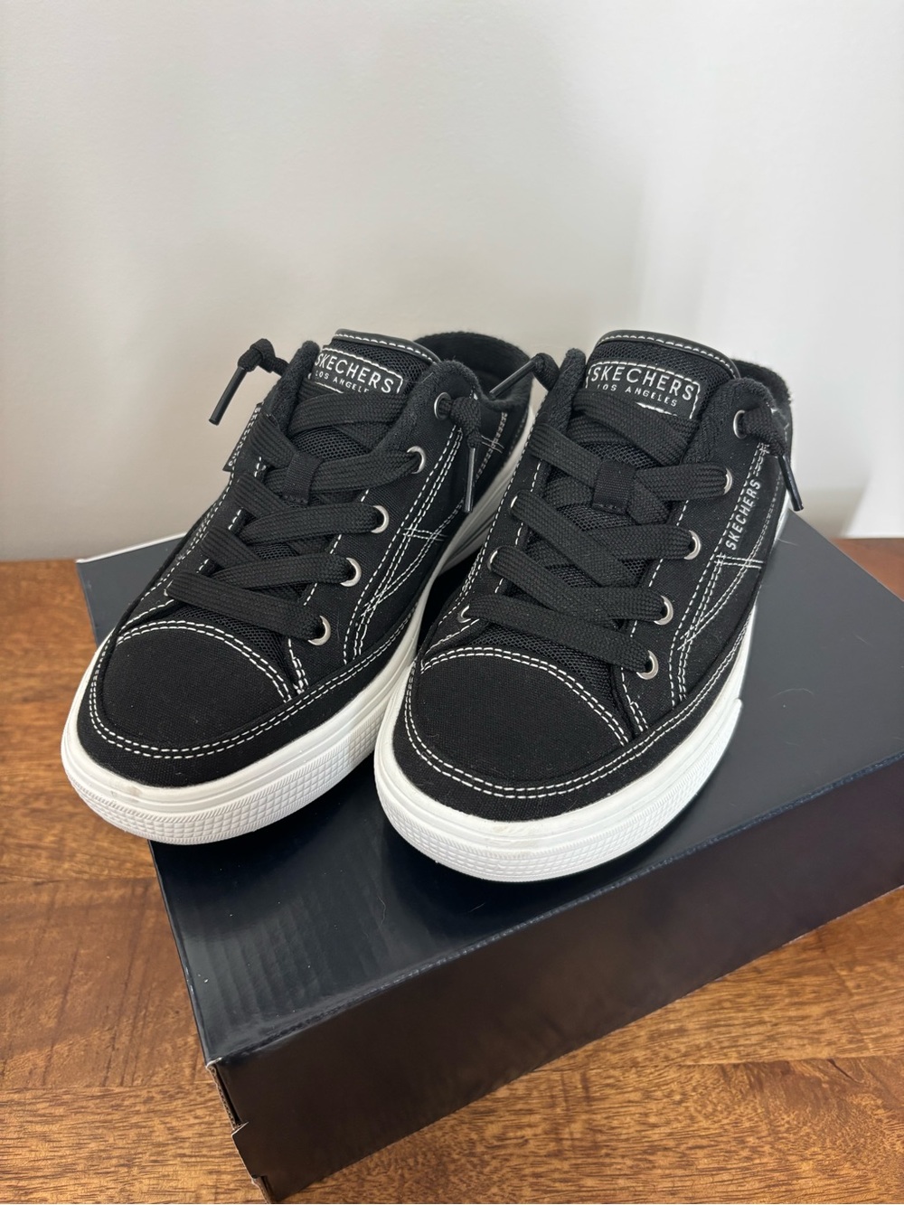 Skechers Street Arch Fit Arcade - Find Ya There Sneaker